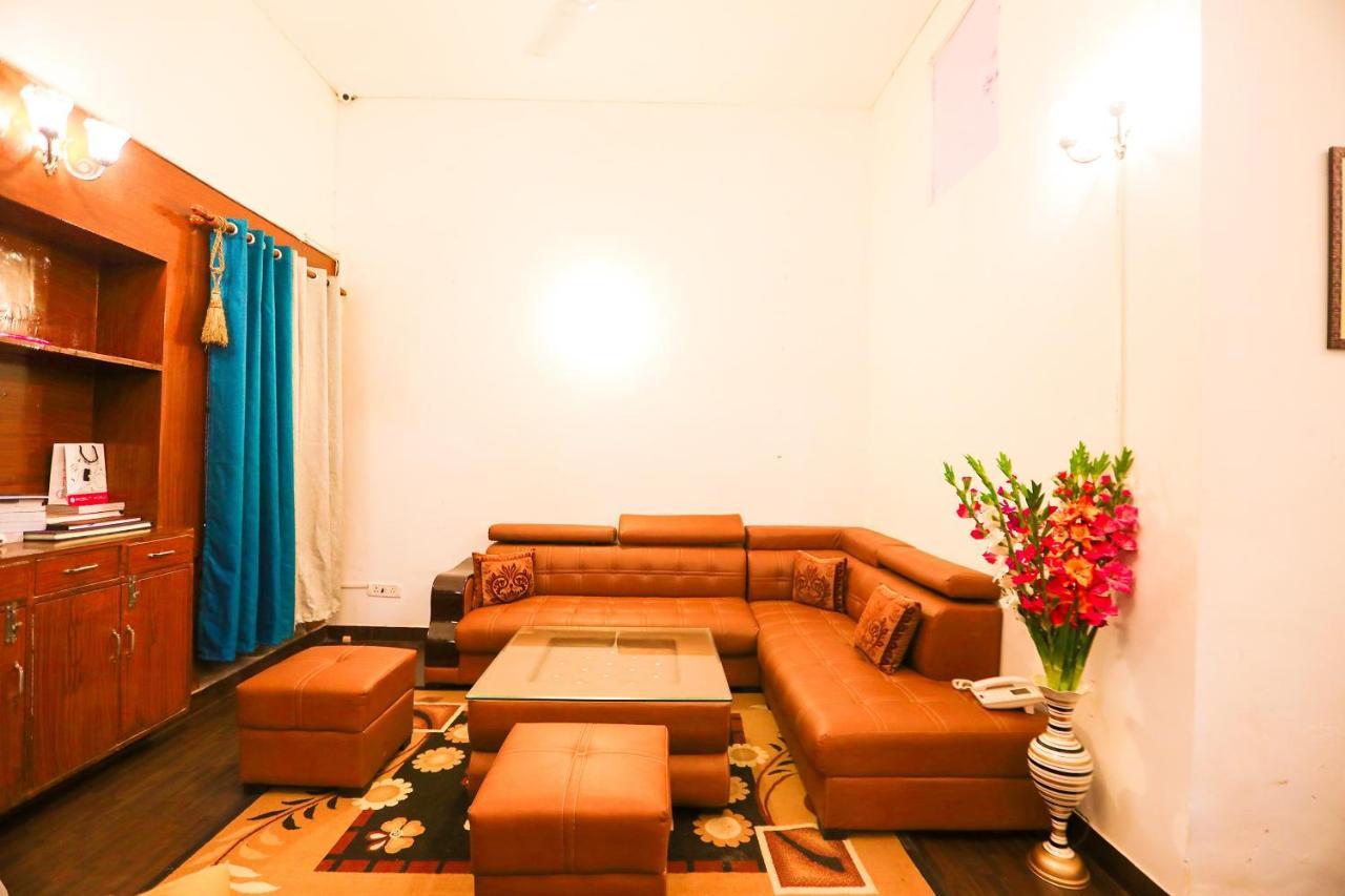 Oyo 62702 Golden Home Stay New Delhi Eksteriør bilde