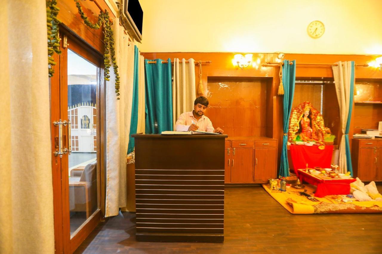Oyo 62702 Golden Home Stay New Delhi Eksteriør bilde